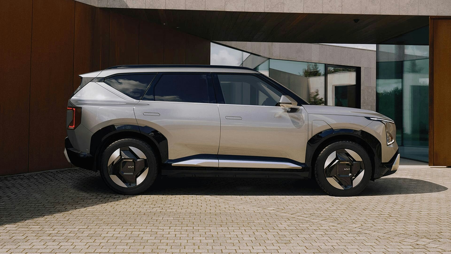 Seitliche Ansicht des Kia EV5