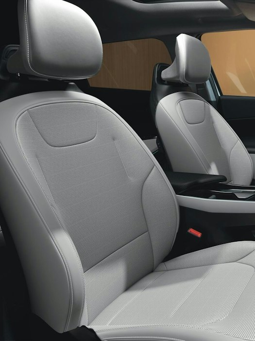 Die Vordersitze des Kia EV6