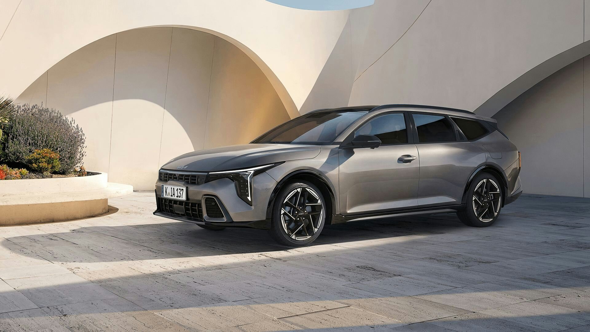 Kia K4