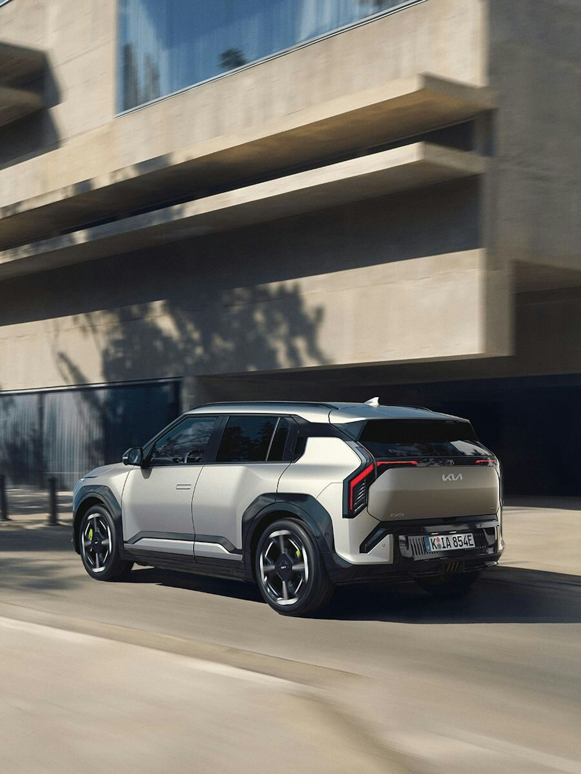 Heckansicht des Kia EV3 GT