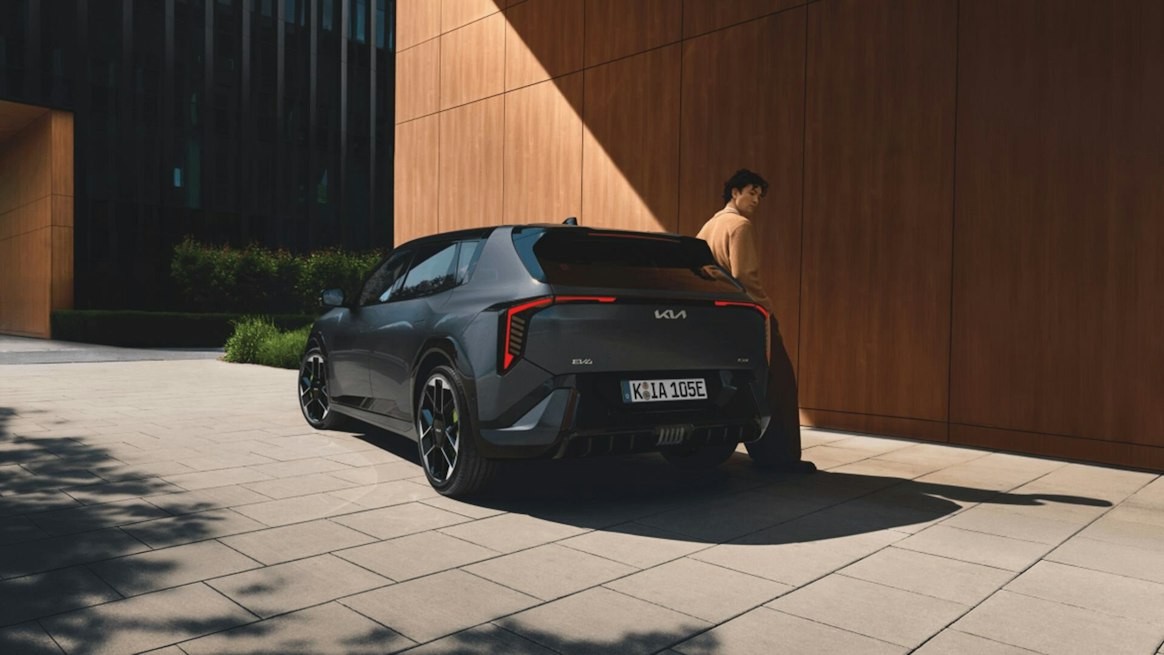 Heckansicht des Kia EV4 GT