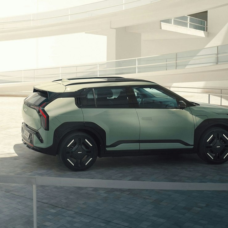 Seitliche Ansicht des Kia EV3
